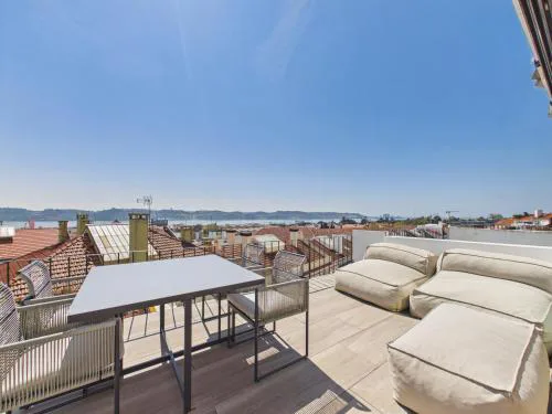 Luxurious Loft : Bridge-View Rooftop | By Airnest