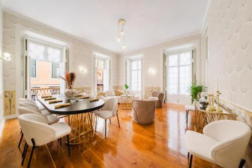 Luxury 5BR Apt Castle Views in HeartofLisbon