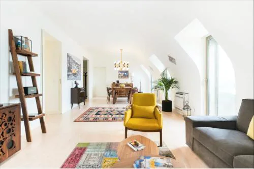 Luxury Apartment by MyPlaceForYou, very quiet, close to Time Out Market Lisbon