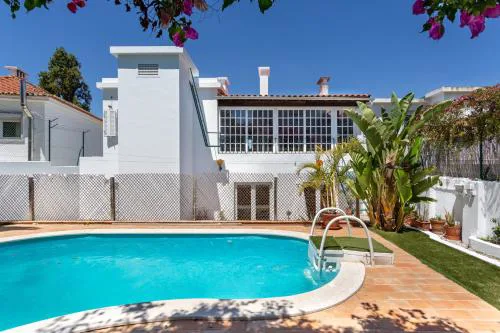 Lx Villa -10m to downtown up to14 ppl,heatable pool and lift