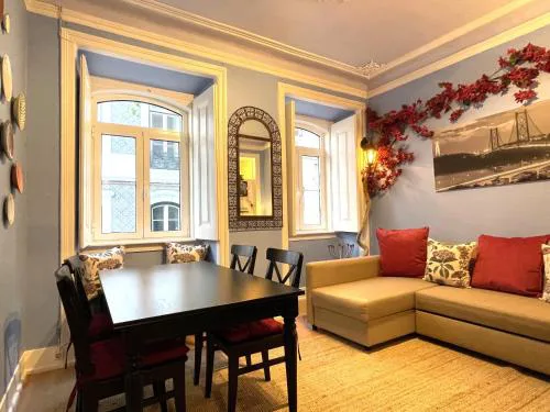 MC Newly Renovated Apartment! Romantic Stay in Trendy Príncipe Real - Lisbon Downtown