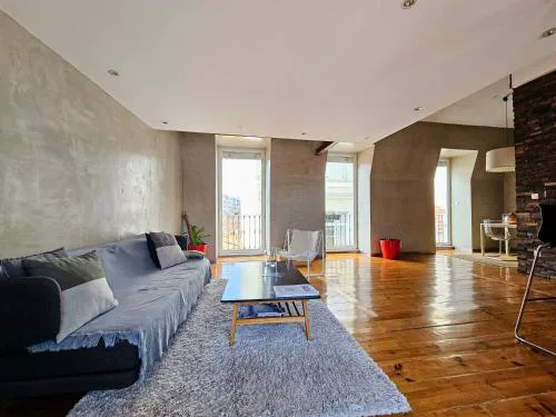 Modern Central Loft by Lisbon Village Apartments
