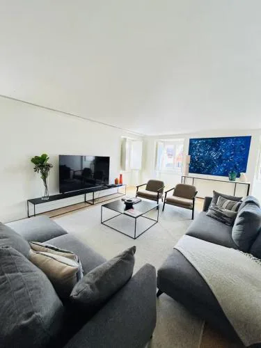 MY LX FLAT Elegant Duplex with River View