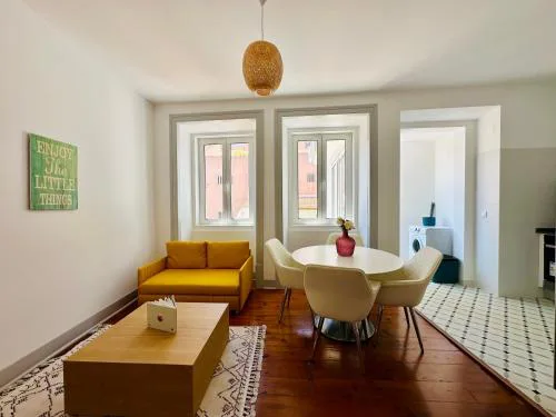 Nassima Lisboa