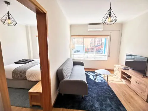 new sunny house! your home Lisbon apartment