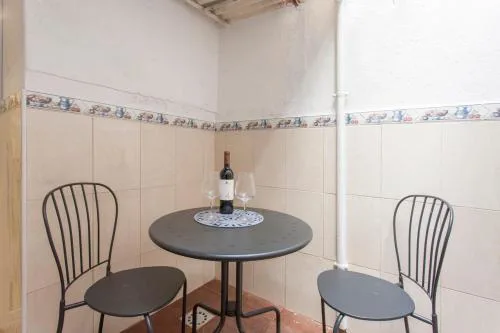 Príncipe Real Charming 1BR,BA Private Courtyard