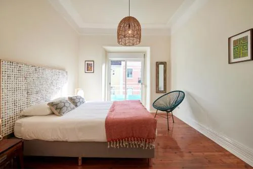 Quiet and Central 2BR APT, By TimeCooler