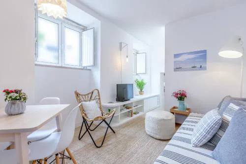 Renovated Typical Baixa Apartment, By TimeCooler