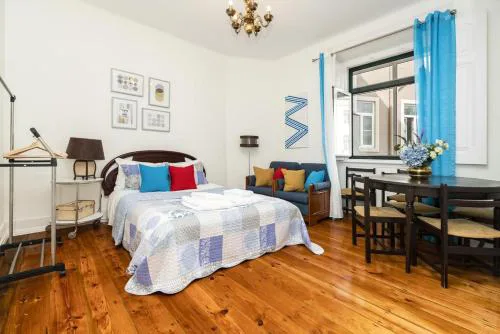 Retro M2 R4 - Lovely Double Room with Shared Bathroom