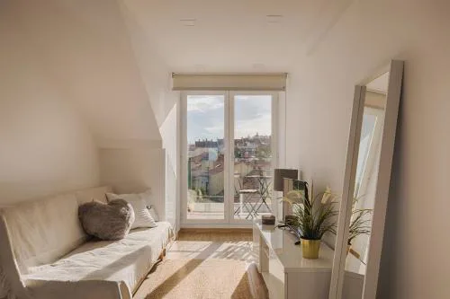 Romantic Gem with 2 Terraces in Alcântara