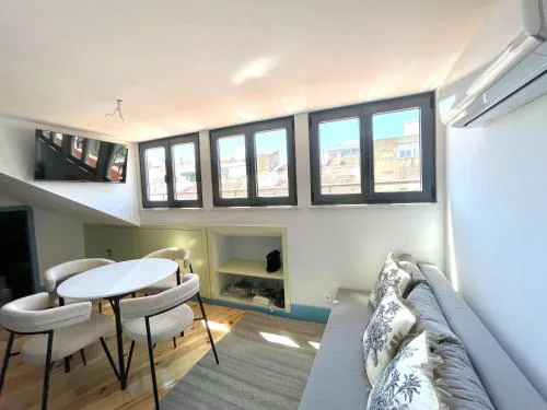 RS3 Stay like a local! Cosy & Modern Apartment with AC! Very Central