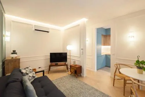 Serene T1 Apt in Lapa with AC and Private Patio