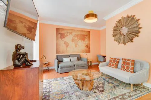 Spacious 1 bedroom apartment with a Parking Spot in Chiado