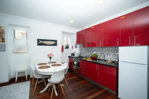 Spacious 3-Bedroom Apartment with Open Terrace in Central Lisbon