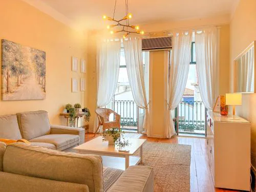 Stay as a Local! Santos Historical 6 Bedroom Apartment III