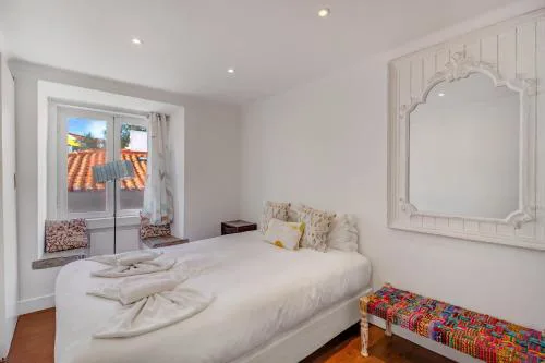 Stay in the Heart of Alfama