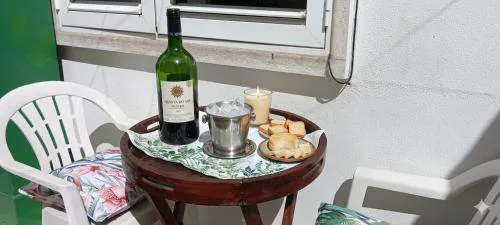 Sunny Cozy Patio in Lisbon ,Your Private Getaway