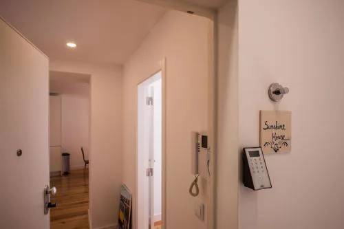 Sunshine House - Exclusive Apartment - Home By The Castle