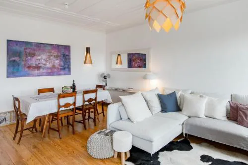 Updated Fully Equipped Comfortable Apartment with Sea View