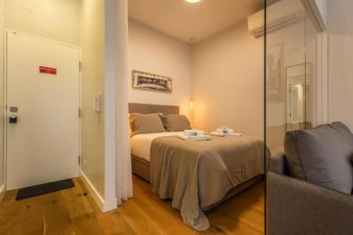 Upscale & Trendy flat in the Center