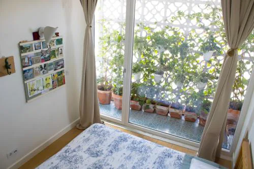 Votre chambre avec salle de bain privée et balcon végétal à Lisbonne Amoreiras - Your Room with private bathroom and balcony in Lisbon Amoreiras