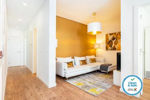 WHome | Golden Premium Apartment