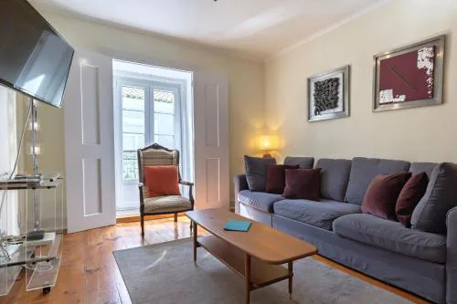 Whome Prime Location Apt with Authentic Lisbon Charm