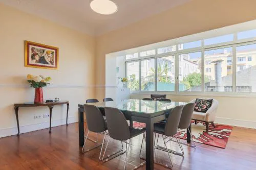Whome Spacious Modern Apartment in Graças Historic Quarter
