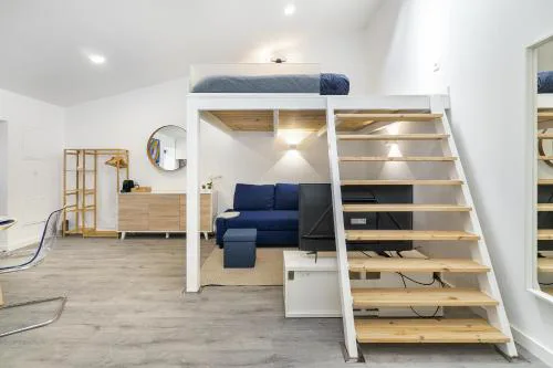 WHome Urban Escape: 1-BR w/mezzanine near Campo Ourique