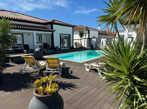 Spacious quiet charming villa with private pool and close to Lisbon