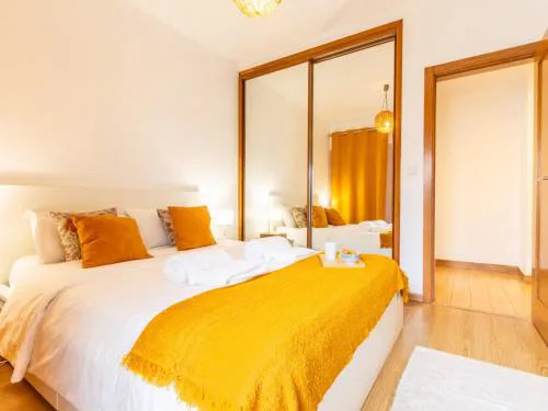 2 Bedroom Apartment in Oeiras Near Beach Easy Access Lisbon Cascais