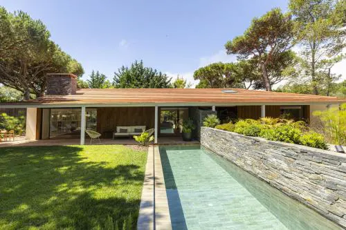 Havenwood Villa by Cadenzalux
