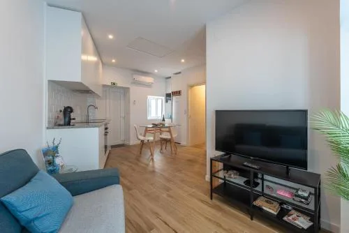 Cozy Oeiras Home for Beach, Lisbon & Cascais