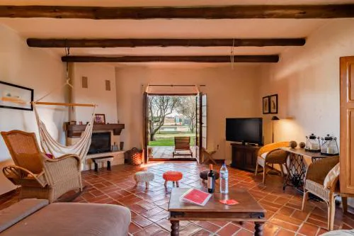 Casa com Piscina Privada em Palmela - Jardim & Estacionamento