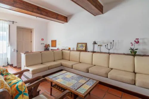 Charm House in the City Heart - Azorean Butler