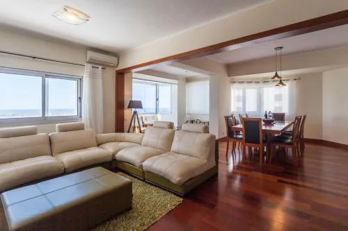 Deluxe Marina Apartment