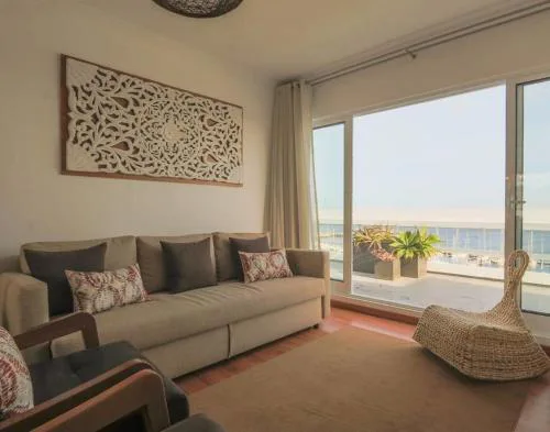 GuestReady - Marina view top floor with terrace