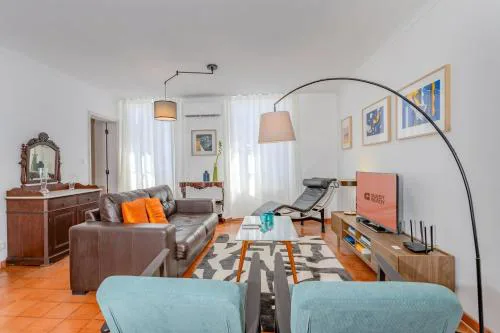 GuestReady – Sunlit Duplex Escape