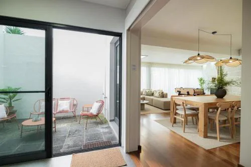 Monaco House com Jacuzzi e Estacionamento