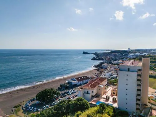 Regatta - Beachfront and Sea Views