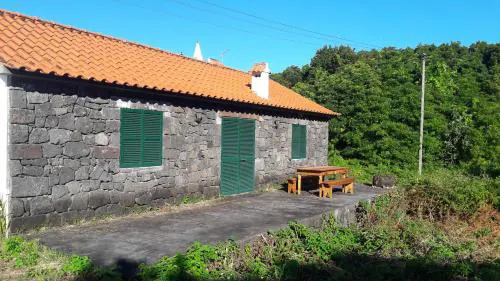 Azores Hibiscus House - Mountain and Sea
