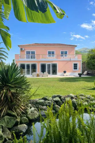 AZORES BAGUS Surf & Guest House