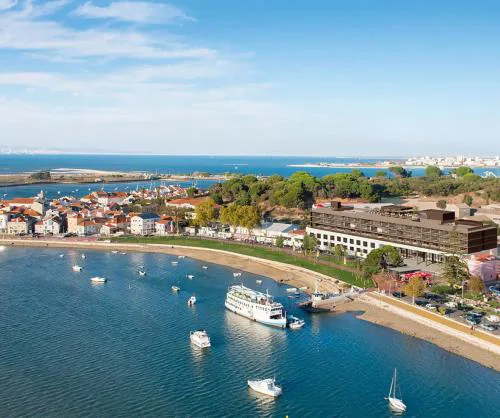 Upon Harbor - Seixal Bay Hotel
