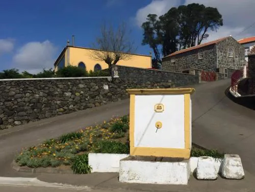 Serreta Island Home