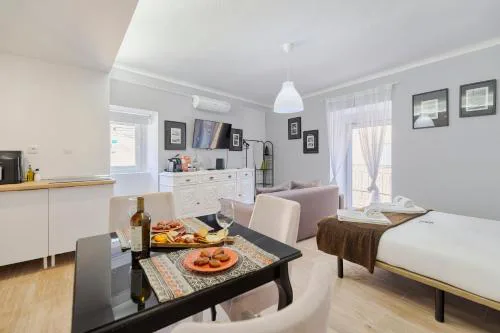 Lovely Fontenova - By Y Concept