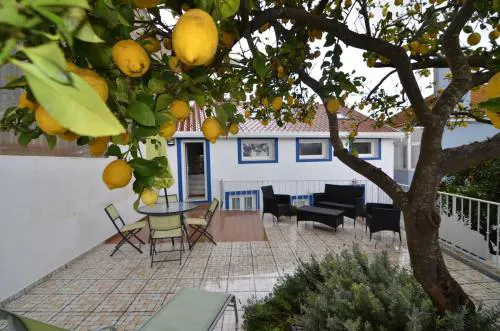 Setubal Courtyard Houses - PAINTERS HOUSE