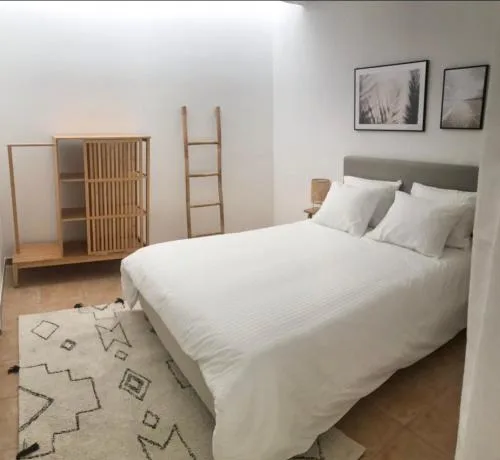 Accommodation in Sesimbra - Two Double Bedroom