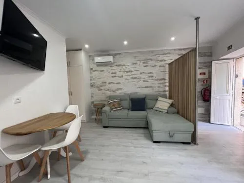 Blue Bay Beach Apartment - Laura