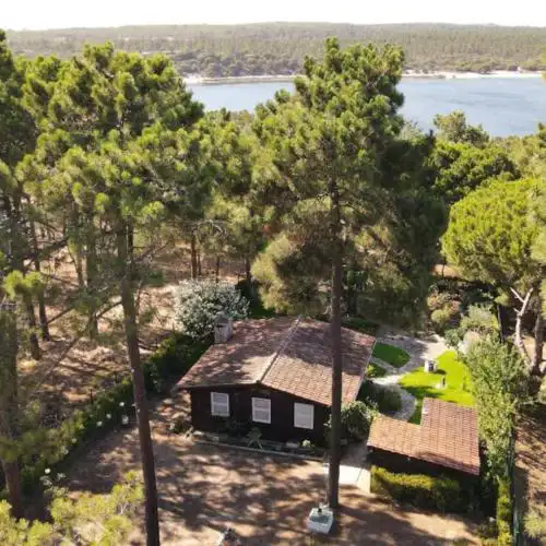 Casa da Lagoa - House by the Lagoon with Direct Access to the Beach