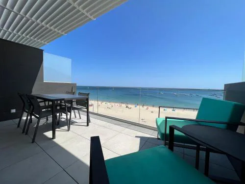 GuestReady - Beachfront Naufrago's Retreat 2